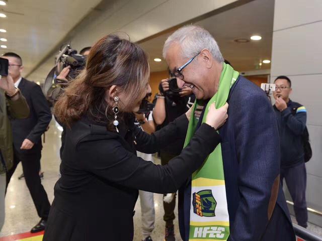 ” 《西游记之七十二变》预售开启 孙悟空携众仙贺岁 2022-12-23 改编自中国古典四大名著《西游记》的亲子动画电影《西游记之七十二变》,即将在12月30日全国上映,预售现已开启。