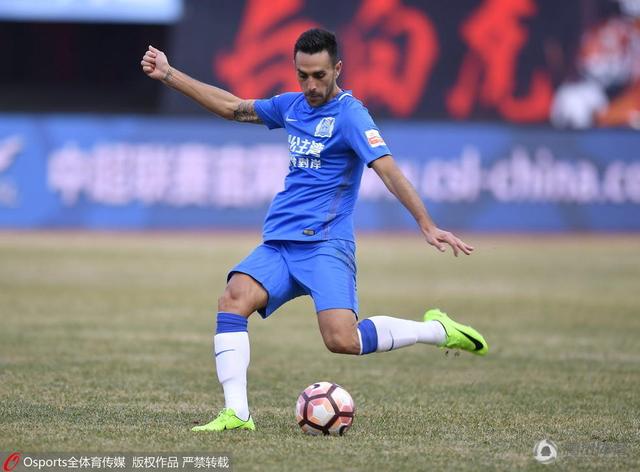 ’”梅丽尔和母亲这种近乎固执的信任，让她在耶鲁大学戏剧系攻读硕士时，即便身兼多职打工赚学费，仍坚持每天排练至深夜。