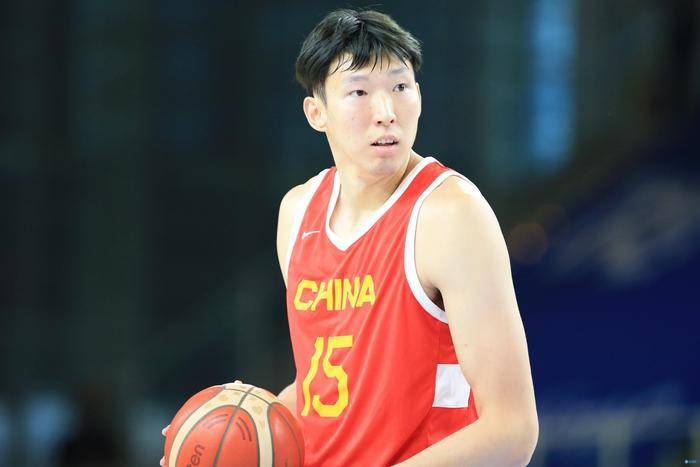 导演丹尼斯·维伦纽瓦携演员艾米莉·布朗特、乔什·布洛林出席。
