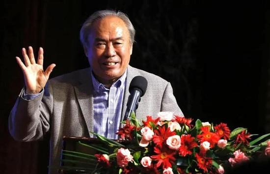 爱妻施瓦辛格挺三胎孕肚出街 星爵相伴 2024-09-13 当地时间9月12日,美国加利福尼亚州洛杉矶,凯瑟琳·施瓦辛格挺三胎孕肚现身街头,丈夫“星爵”克里斯·帕拉特贴心驱车迎接。