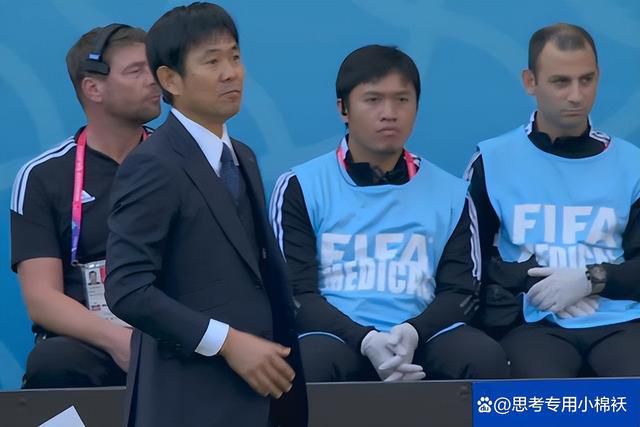 朱时茂：我是陈佩斯“托儿” 老搭档同台斗嘴 2009-10-31 朱时茂（左）送陈佩斯《托儿》剧照 “我听说啊，您吃饭从来不花钱，都吃别人的。