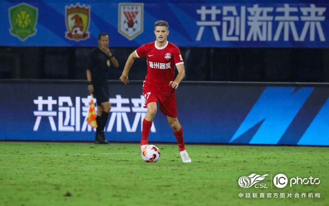 3月31日,电影频道联合小红书在浙江杭州推出“REDGALA春天开幕式”,并于风景如画的西湖景区开启超6小时的春日直播。