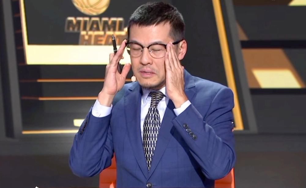 《酱园弄·悬案》中章子怡饰演的詹周氏就是中国最底层贫苦老百姓的象征,就如英文片名《She's Got No Name》(她没有名字)所言,她是“底层的沉默的大多数”。