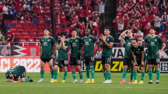 此次，张 上一页12345...99下一页 | | | | | | 电影频道节目中心官方网站CCTV6 VIP影院 全部 电影 电视剧 影人 视频 图片 新闻 更新时间 所有 1小时内 今日内 1周内 1个月内 从资讯频道搜索 结果 158393 条 《被偷走的那五年》角色照 白百何 张孝全热恋 2013-05-29 日前，由香港著名女导演黄真真执导的怀念系爱情轻喜剧《被偷走的那五年》，首次曝光主演白百何和张孝全的角色照。