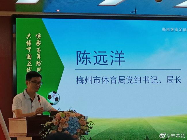 如果说19岁时安妮对温特沃斯的情感是冲动的,那么此时两人对彼此的爱是一种坚定的选择。