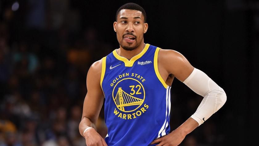 动作悬疑喜剧《奔跑的笨蛋》定档11.19 2021-11-04 由青年导演谢添执导，演员陈欣、李庆、马亚楠、张青、殷昊泽共同出演的都市悬疑电影《奔跑的笨蛋》日前正式发布定档海报及定档预告，宣布定档11月19日登陆全国各大院线。