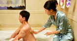 A24式情感内核与《自杀小队》式黑色幽默碰撞，探讨自我救赎与团队信任。
