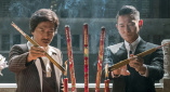 六小龄童晒出邹忆青生前旧照，并发文悼念：“《西游记》的成功是三位编剧对原著的深刻解读和高屋建瓴的剧作能力体现 李冰冰晒与六小龄童合影 赞其无可替代的美猴王 2015-09-18 9月17日晚，李冰冰在微博晒出与六小龄童的合影，称对方依然是“心中无可替代的美猴王”。