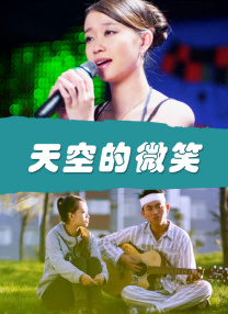 而马修·麦康纳身穿黑色系西装，利落帅气。