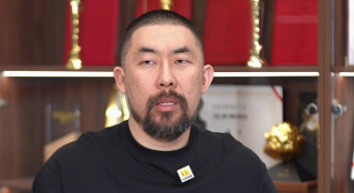 主演新剧《肯尼迪》聚焦著名政治家族 2 堪比时装周!